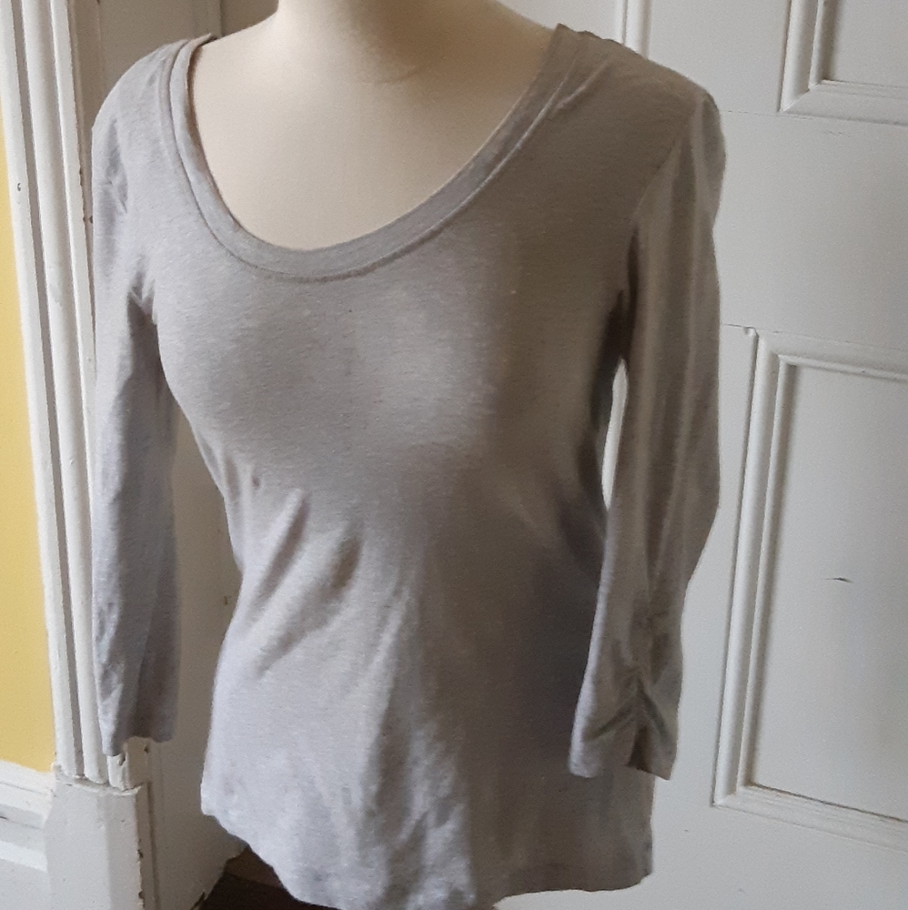 5/10$ M&CO sweater/blouse  half sleeves Size M